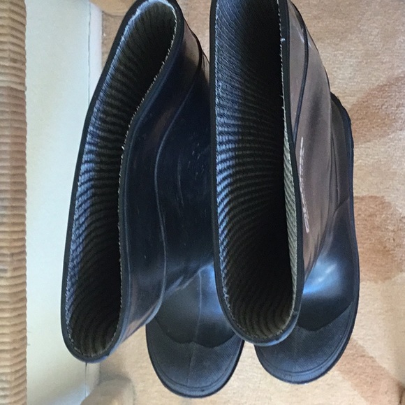 Lacrosse black all weather rubber boots - Picture 3 of 7